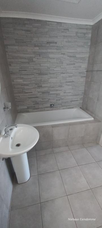 4 Bedroom Property for Sale in Gustrouw Western Cape